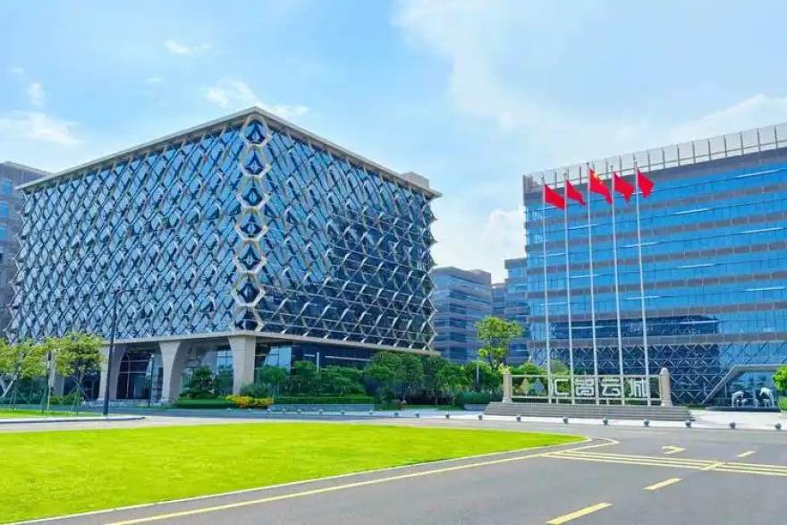 篮球频道数据解读：从投篮热区变化看球队进攻重心的迁移